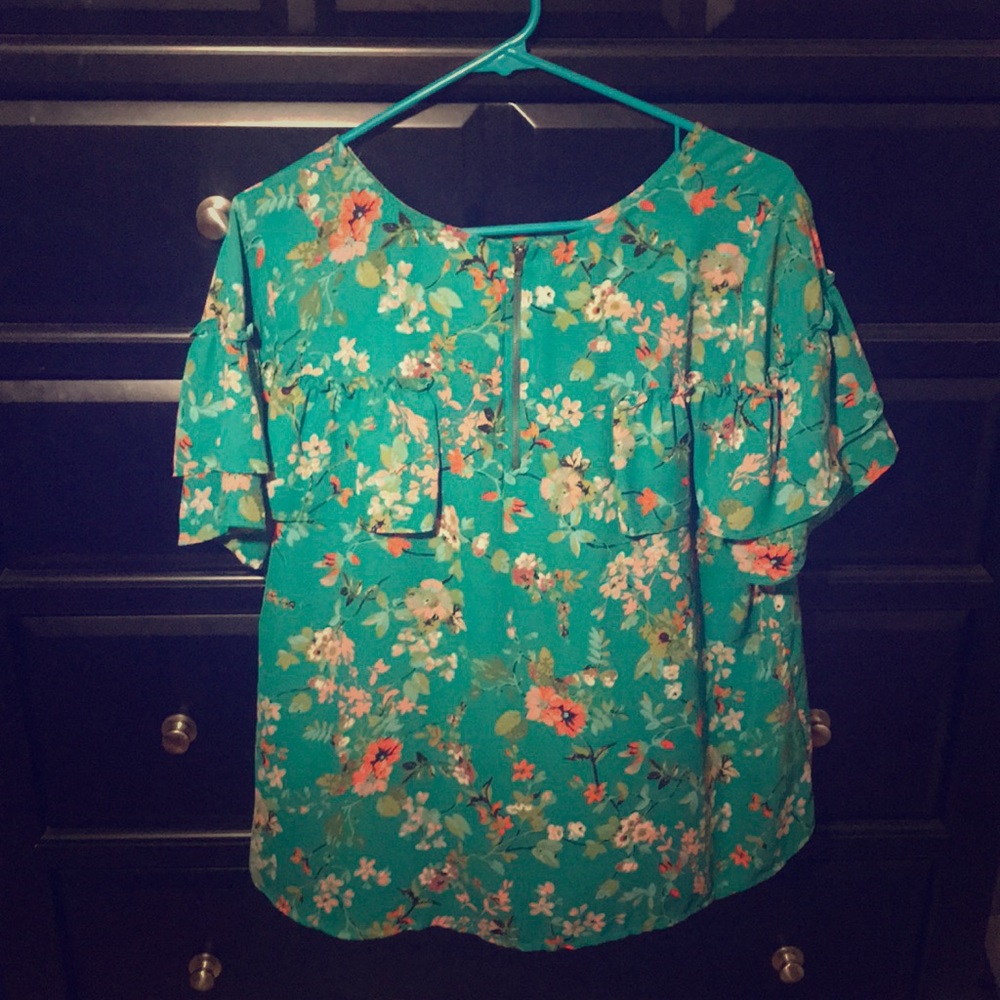 🌺🌸XL Flower blouse🌸🌺